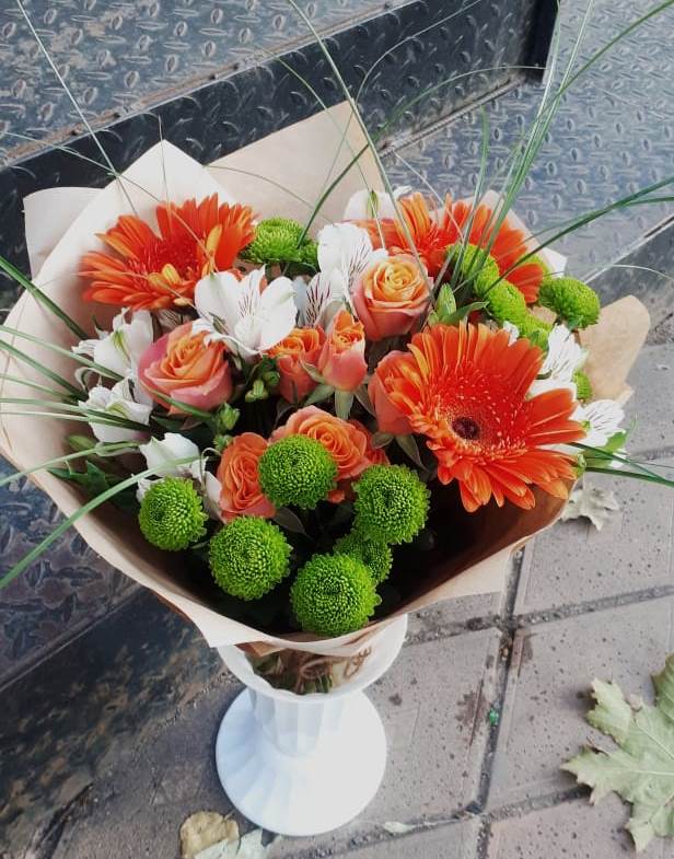 Букет цветов из: Герберы, Хризантемы, Альстромерии и Розы в Пригородном Курской области