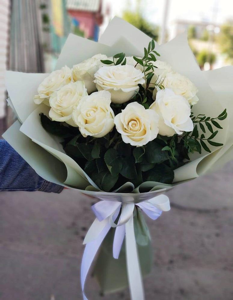 Букет Белые розы Проуд в Пригородном Курской области