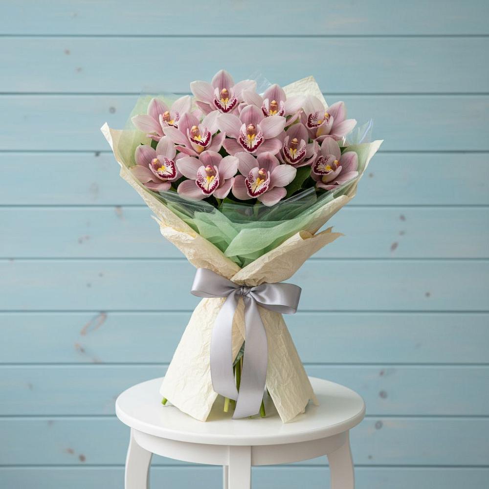 Букет цветов из: Орхидеи и Розы в Пригородном Курской области