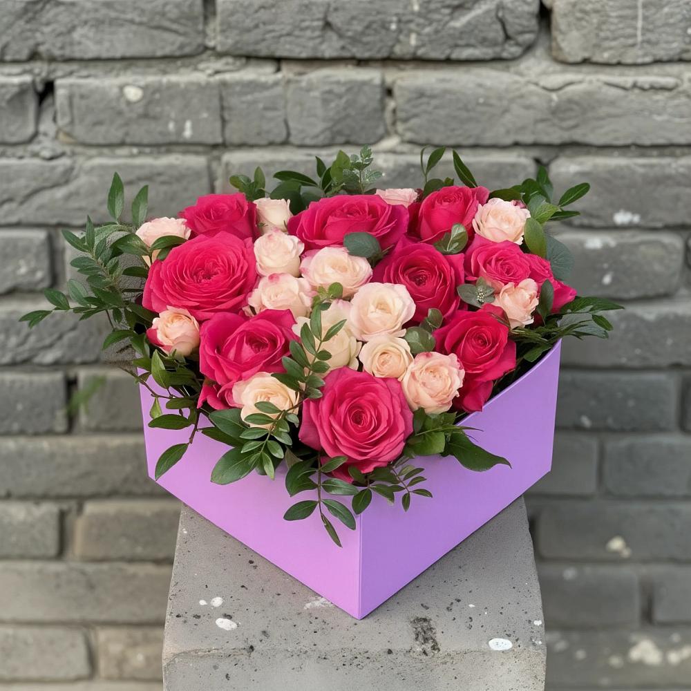 Цветочная композиция из Розы в коробке в Пригородном Курской области