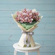 Букет цветов из:  Орхидеи и Розы в Пригородном Курской области