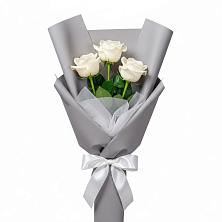 Букет 3 белые розы в Пригородном Курской области