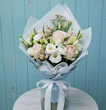 Букет цветов из:  Розы и Лизиантусы в Пригородном Курской области