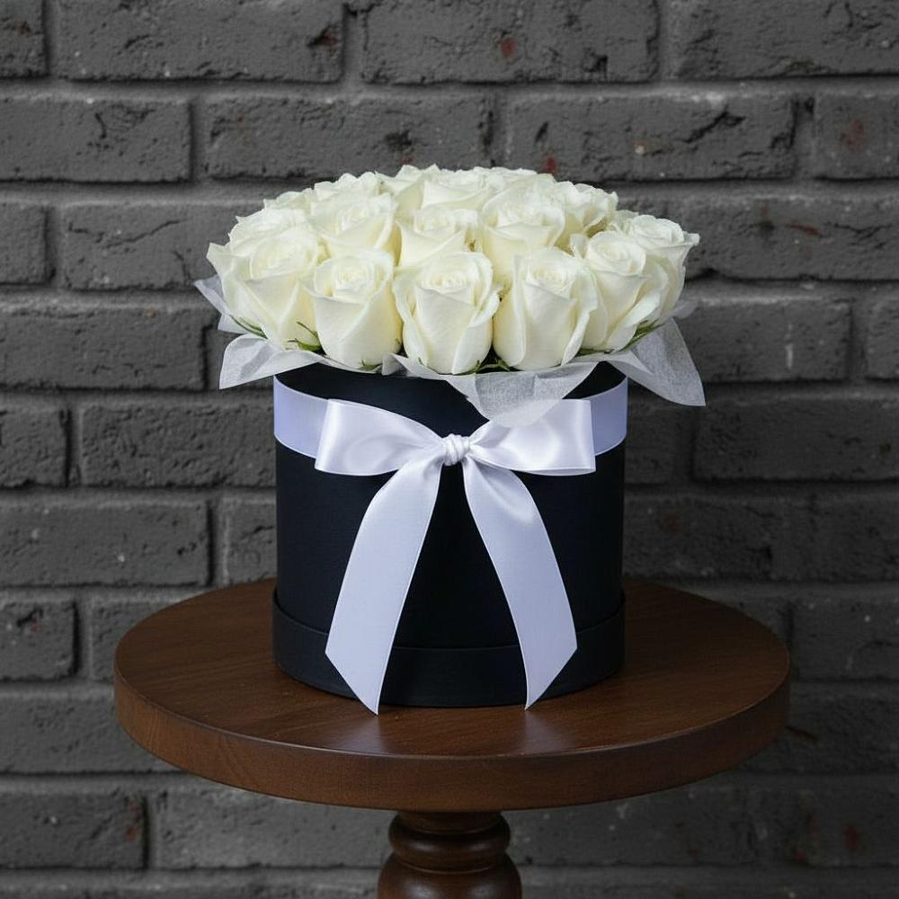 Цветочная композиция из Розы в шляпной коробке в Пригородном Курской области