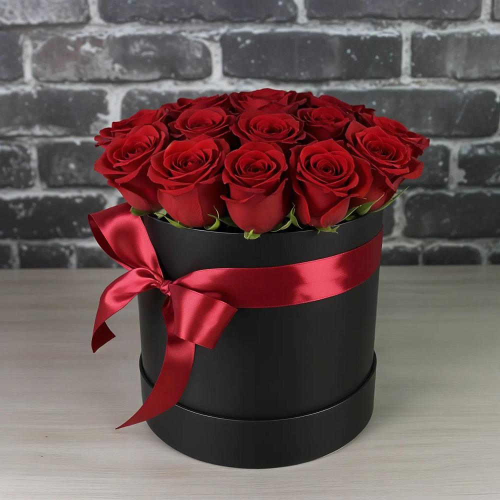 Цветочная композиция из Розы в шляпной коробке в Пригородном Курской области