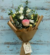 Букет цветов из:  Розы и Лизиантусы в Пригородном Курской области