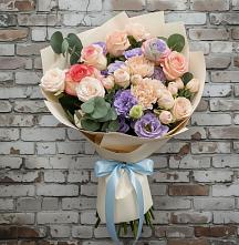 Букет цветов из:  Розы, Лизиантусы и Гвоздики в Пригородном Курской области