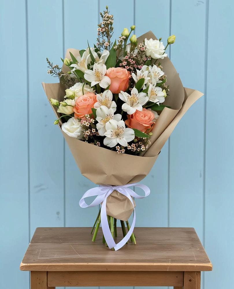 Букет цветов из: Альстромерии, Лизиантусы, Розы и Хризантемы в Пригородном Курской области